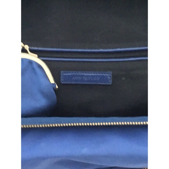 Ann Taylor Satchel, Blue,2 Pockets Zip Outside,3 Inside,plus Coin Purse - Picture 4 of 5